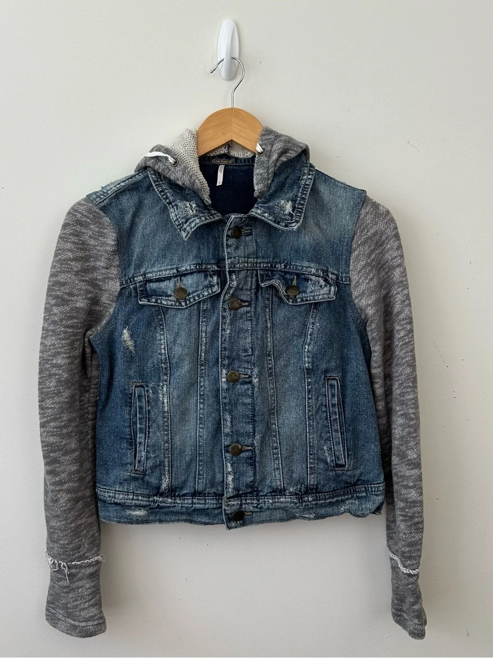 Free People Denim Jacket S/P Blue Wash Distressed Removable Hoodie French Terry - Picture 10 of 11